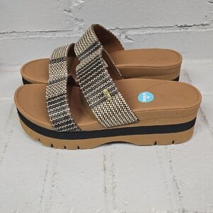 Stylish Tan and Black Platform Sandals